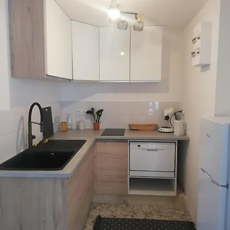 Au Calme Avec Jardin Apartment *