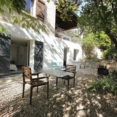 Apartamento Appartement Les Camelias, Avec Piscine Nimes